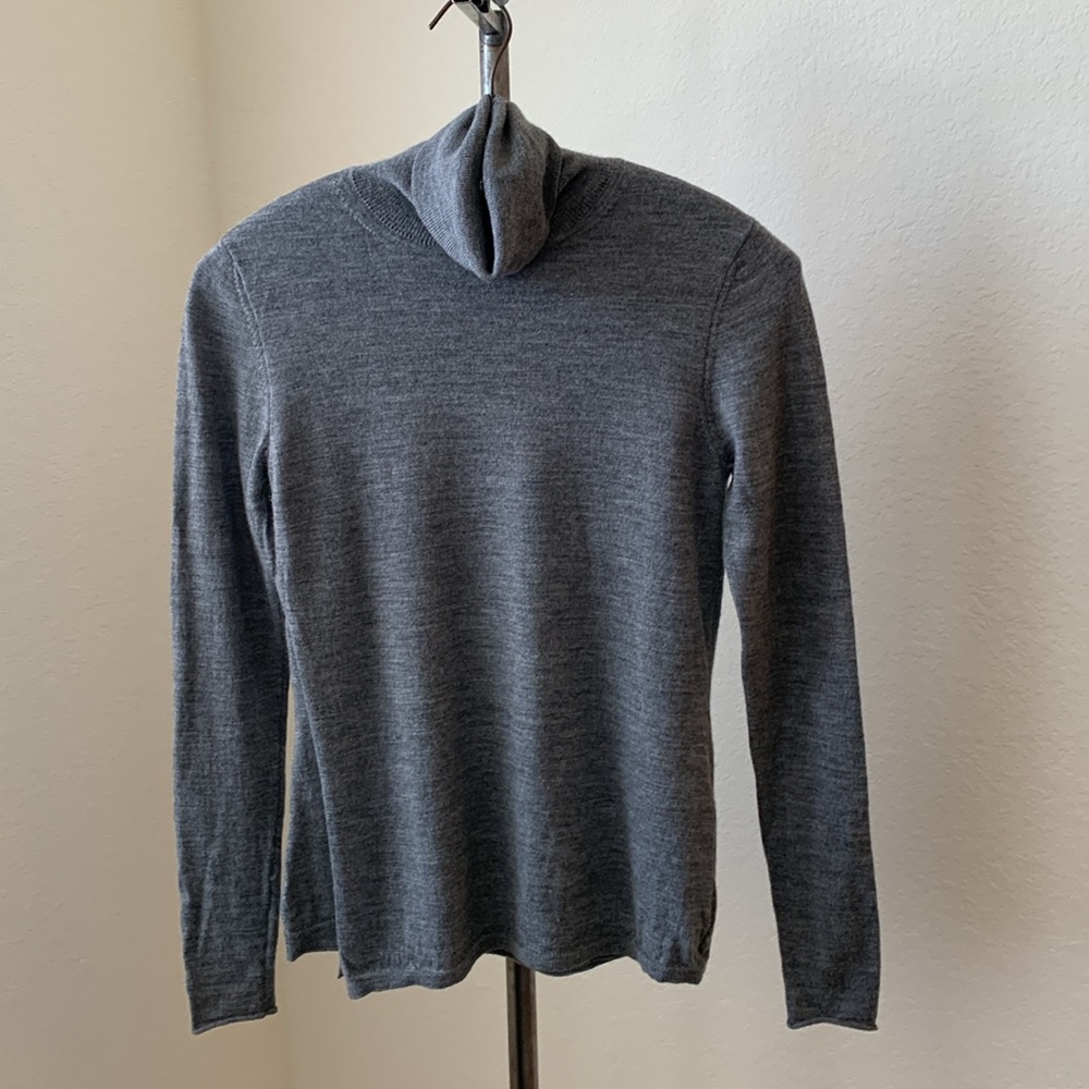 Inhabit sz S 100% wool turtleneck layered w/high side slit EUC sz S minimalist